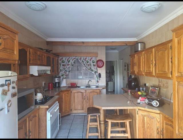 3 BEDROOM HOUSE FOR SALE IN DALPARK EXT 1